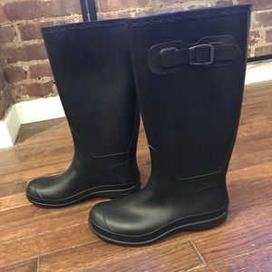 Black rain boots